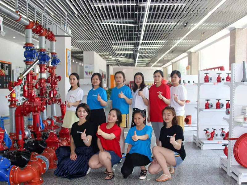 成發(fā)消防行政部員工合影